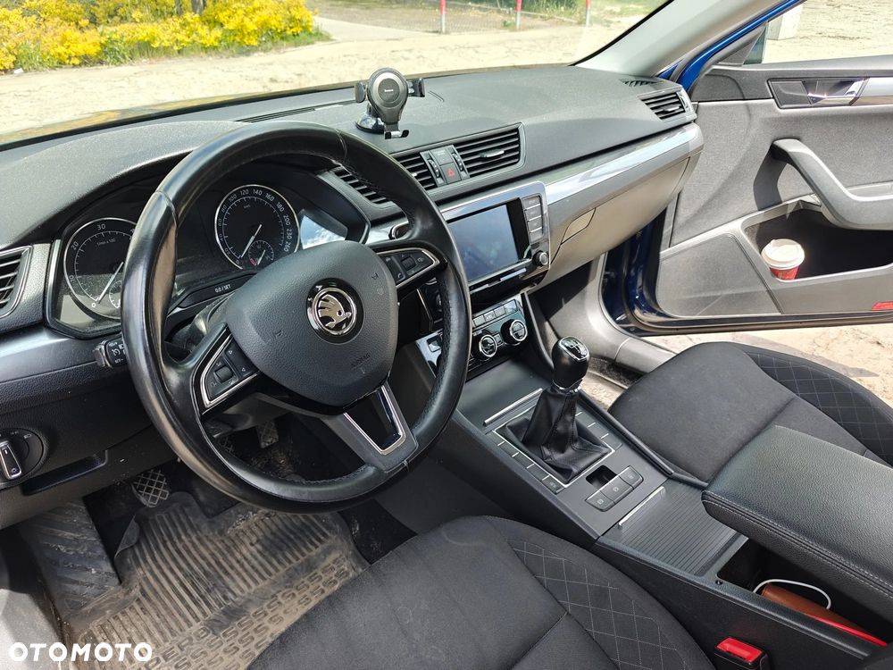 Skoda Superb 2.0 TDI Active - 14