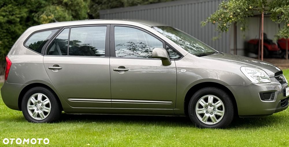 Kia Carens - 3