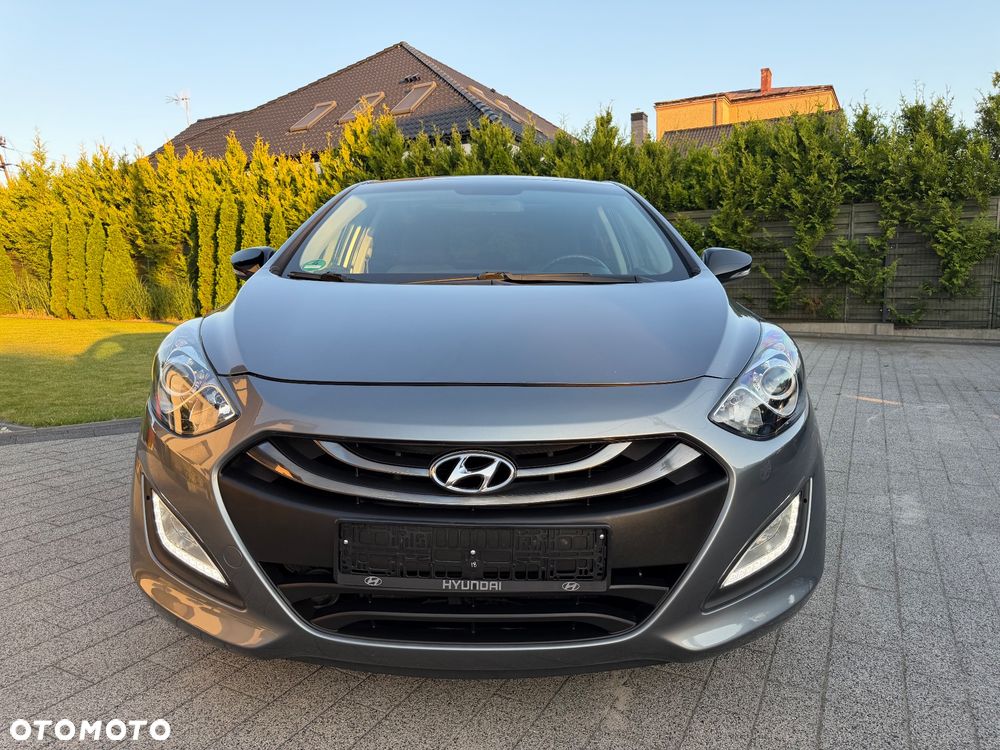 Hyundai i30 blue 1.6 GDI Passion - 13