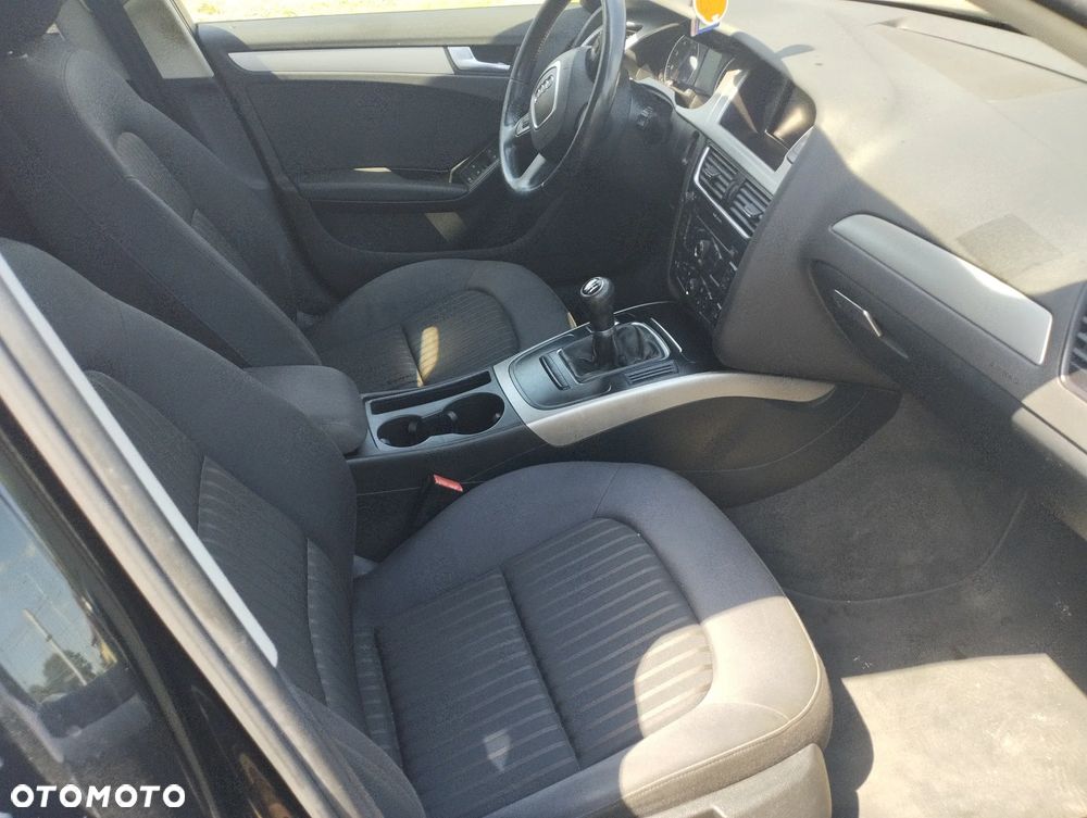 Audi A4 Limousine - 4