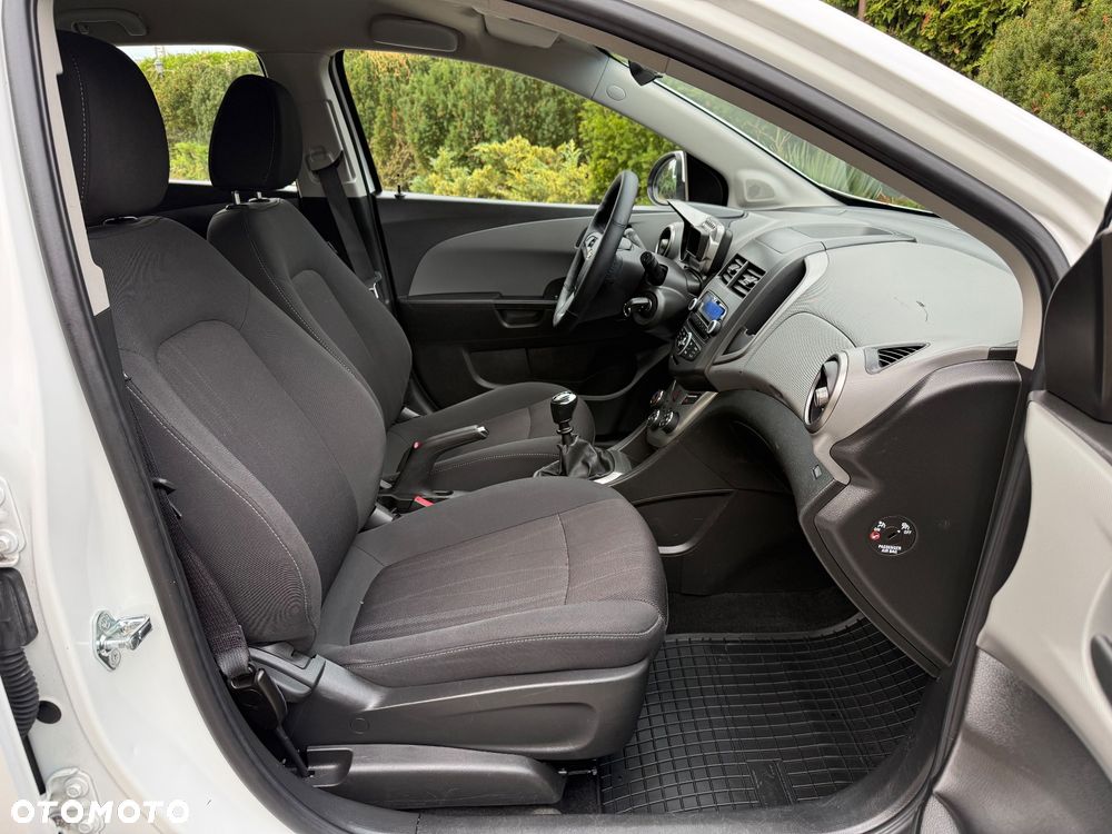Chevrolet Aveo 1.4 LT - 9