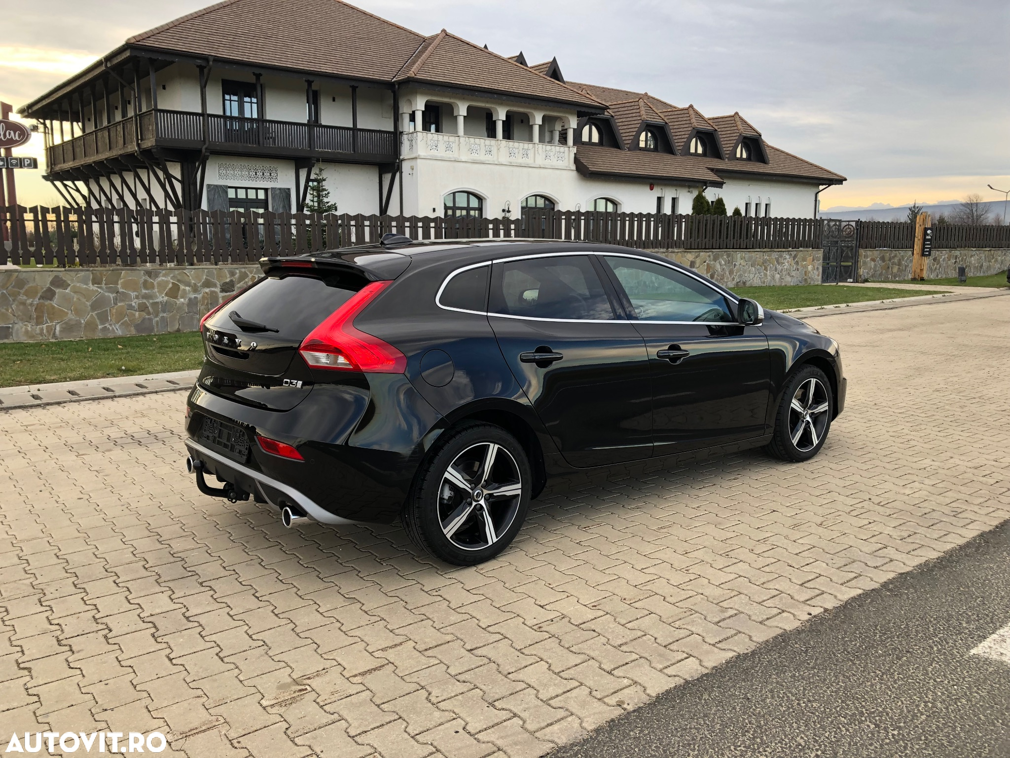 Volvo V40 D3 Geartronic RDesign - 28