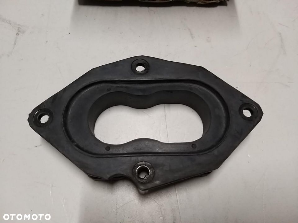PODUSZKA GAŹNIKA AUDI A-80/100 76-93  1.6 86- GOLF, PASSAT Caddy Scirocco Jetta - 1