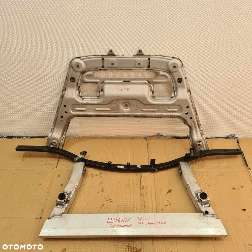 maserati levante 3.0 v6 belka sztyca dolna pod chłodnice - 1