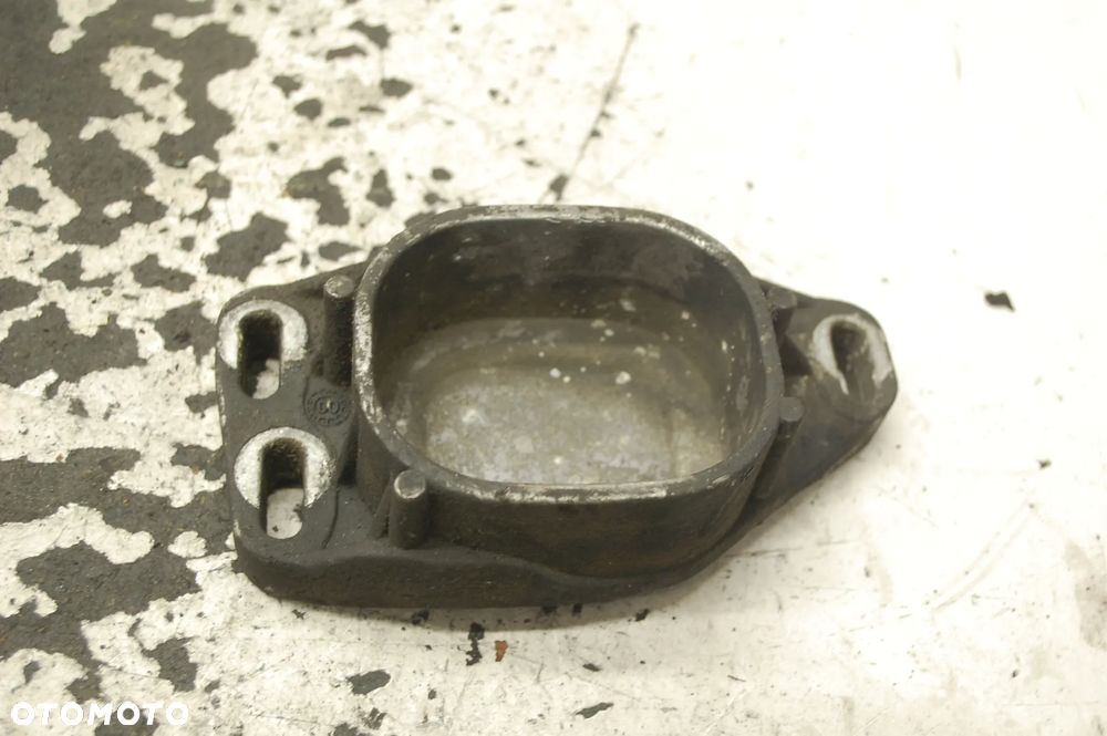 MOCOWANIE PODUSZKI SILNIKA 8E0199335K AUDI A4 B6 B7 1.6 1.8 2.0 - 1