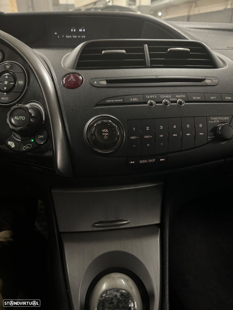 Honda Civic 1.4 Sport - 10