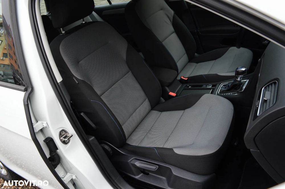 Volkswagen Golf e-Golf - 35