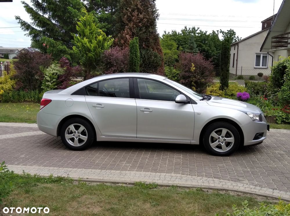 Chevrolet Cruze 1.6 LS - 5
