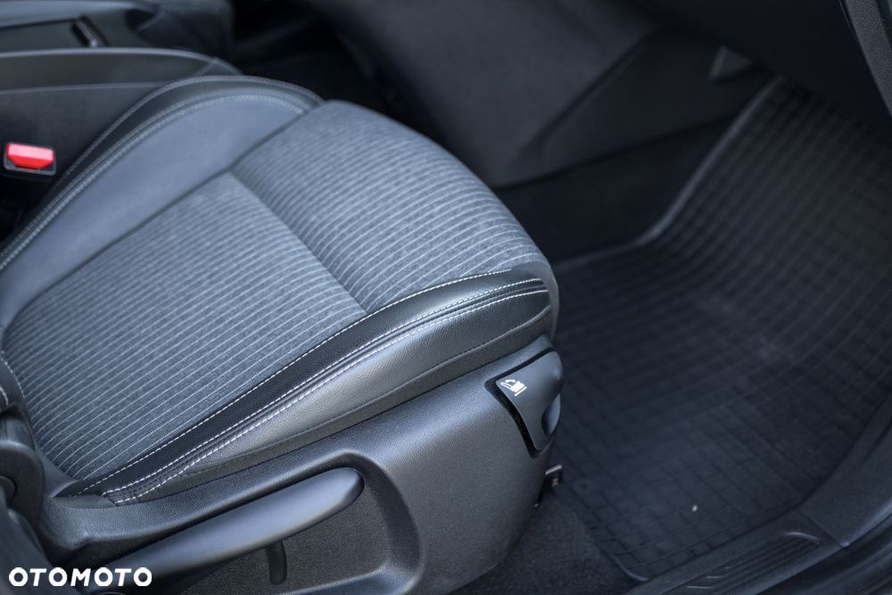 Renault Scenic TCe 140 GPF EDC LIMITED - 19