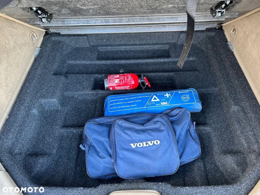 Volvo V60 D5 Summum - 33