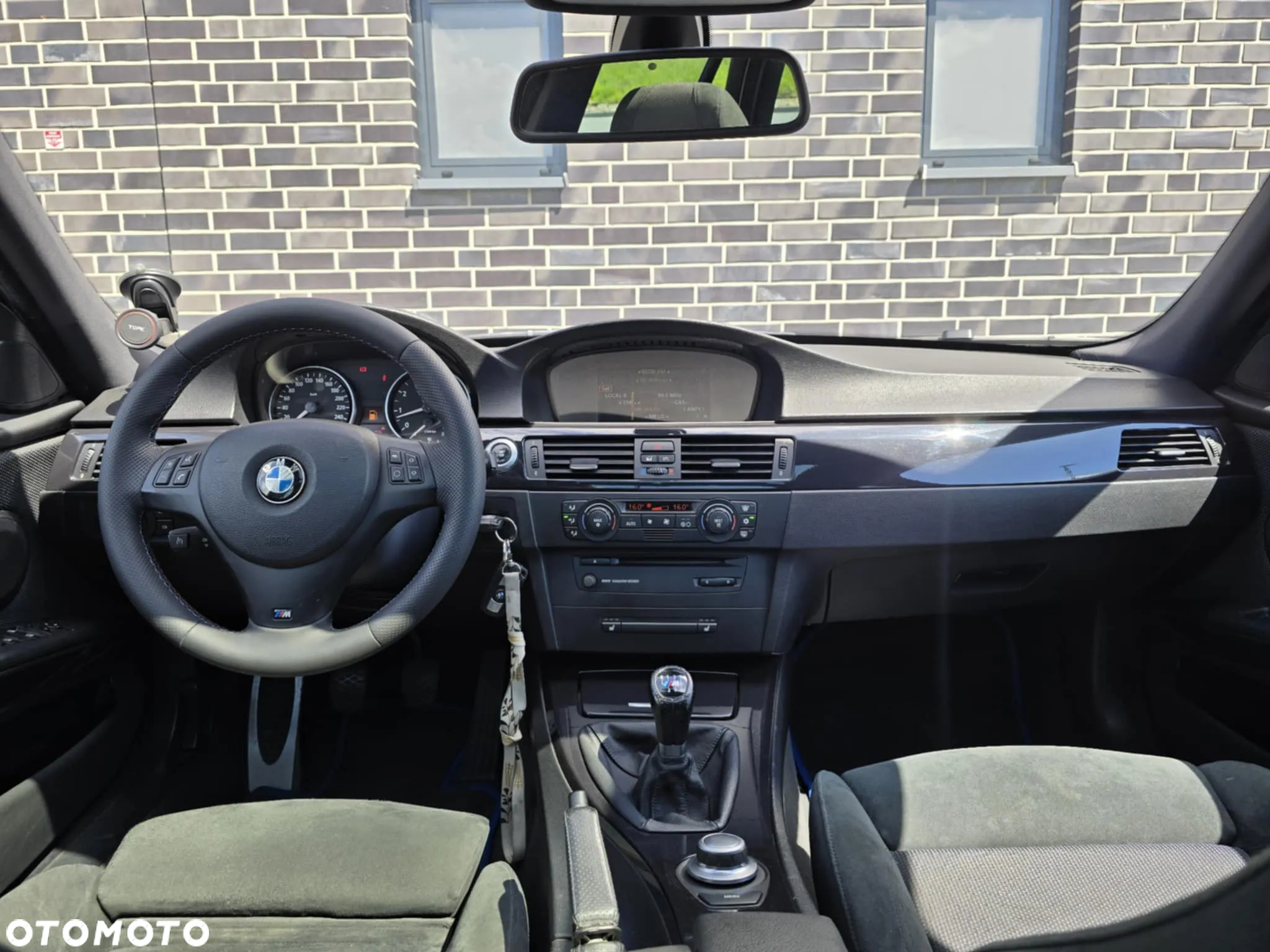 BMW Seria 3 330i Touring - 26