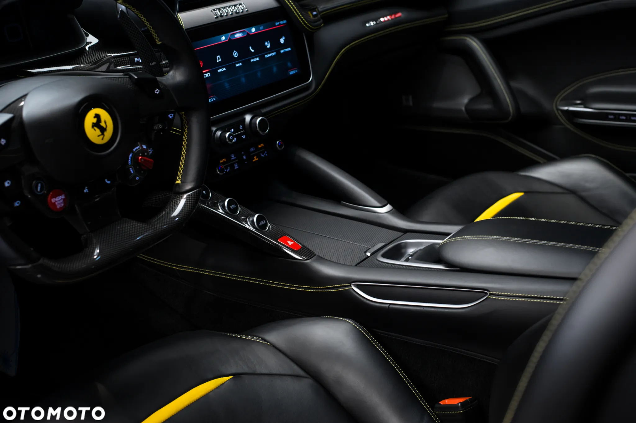 Ferrari GTC4Lusso - 12