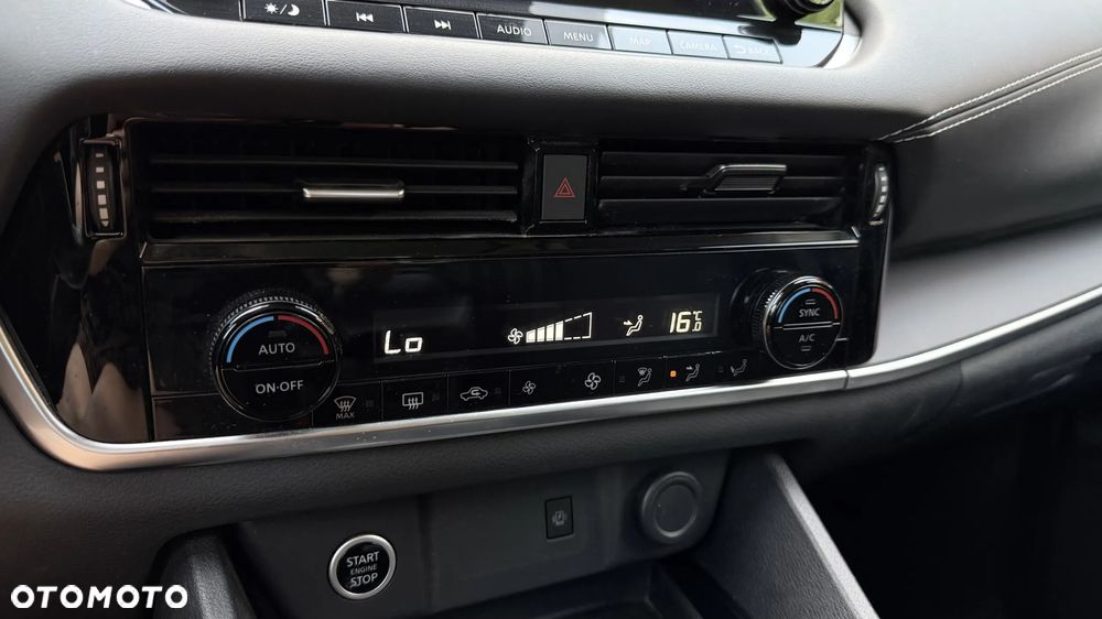 Nissan Qashqai 1.3 DIG-T N-Connecta DCT - 22