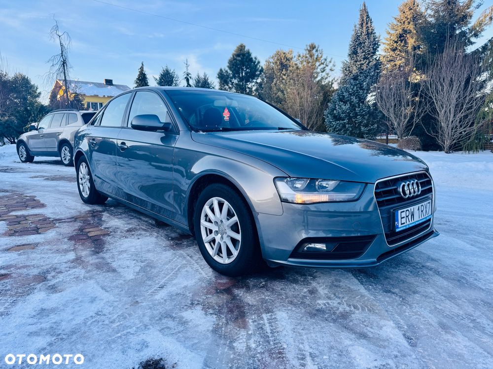 Audi A4 Limousine - 4