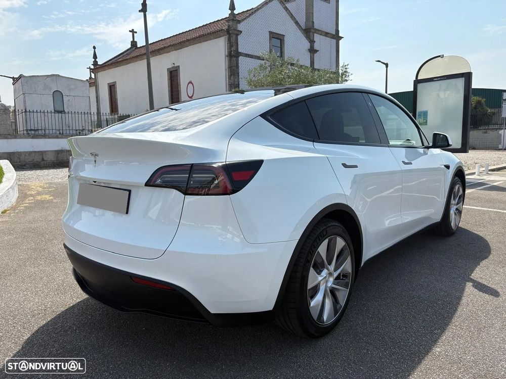 Tesla Model Y RWD - 2