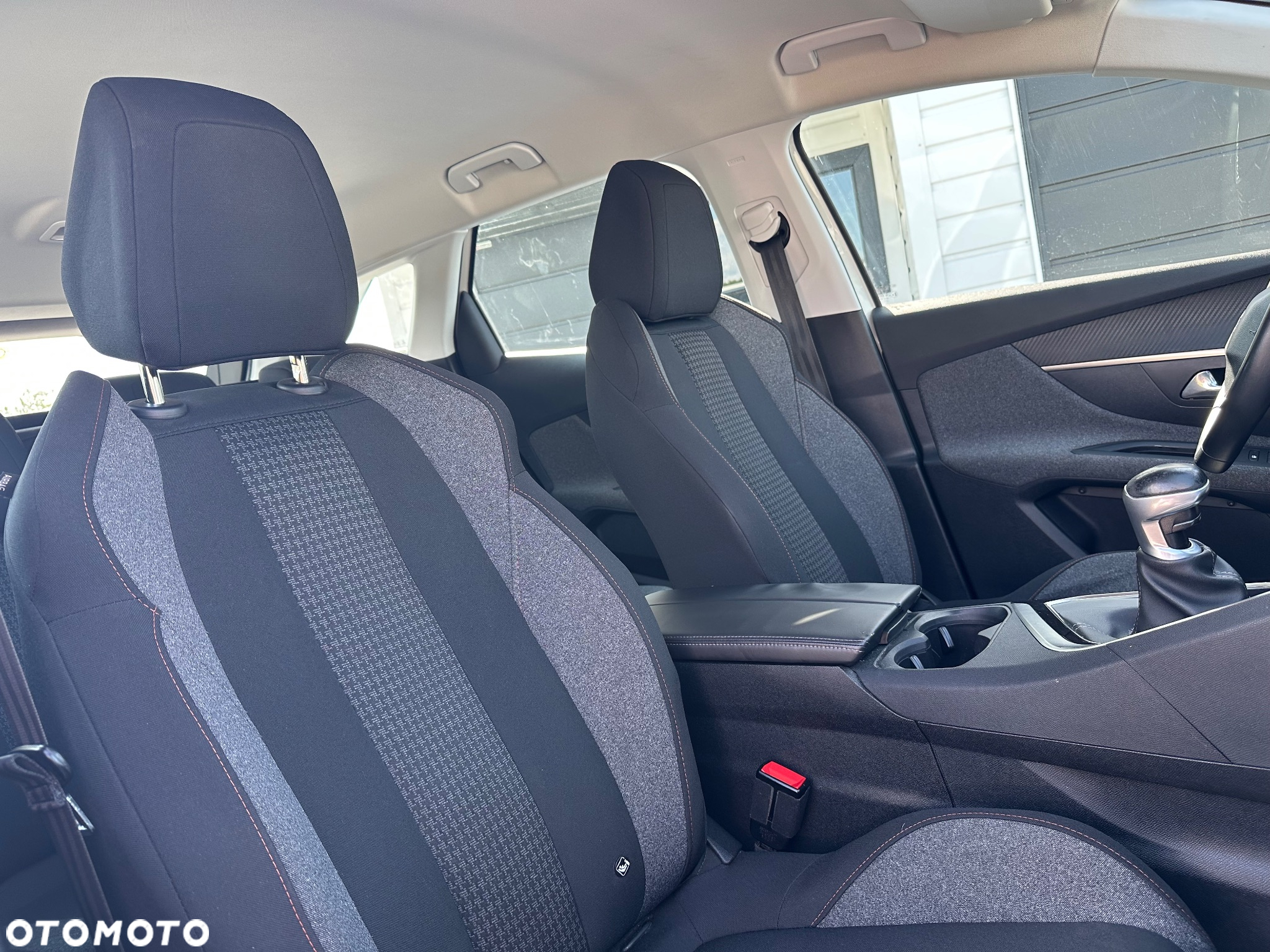 Peugeot 3008 1.6 BlueHDi Allure S&S - 18