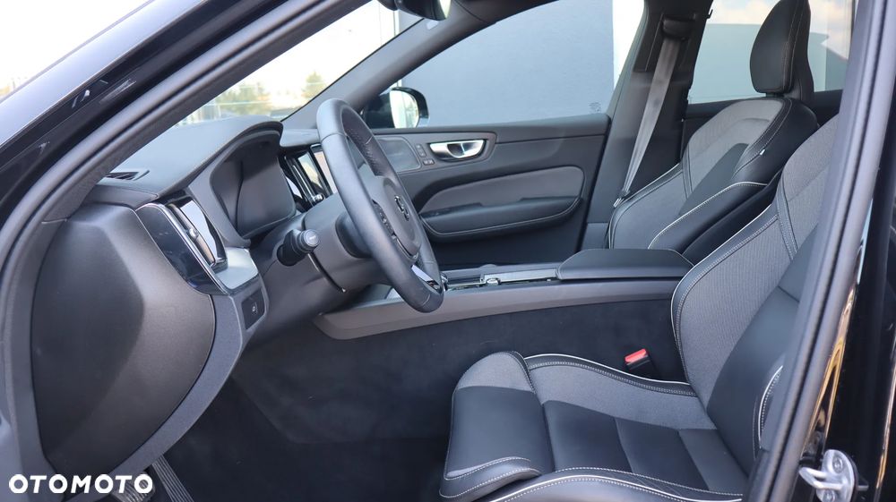 Volvo XC 60 B5 B AWD Ultimate Black Edition - 14