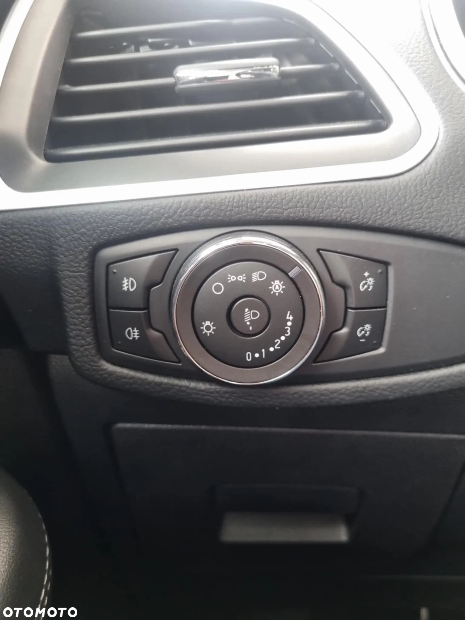 Ford S-Max - 17