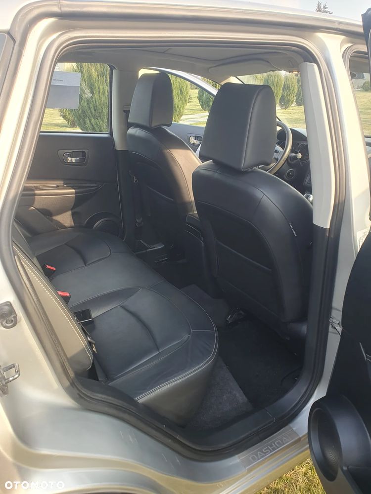 Nissan Qashqai 2.0 4x4 Lounge CVT - 9
