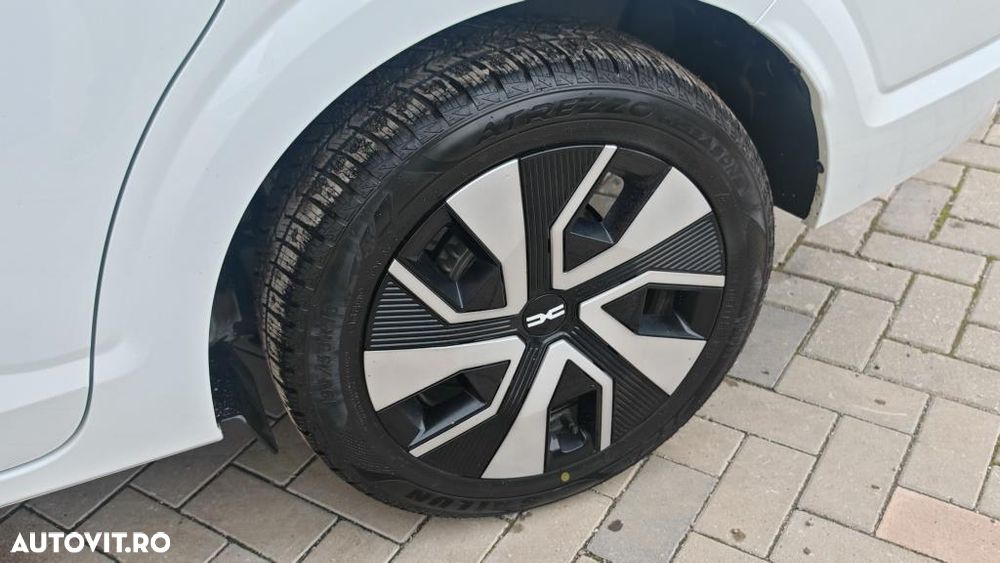 Dacia Logan TCe 90 MT6 Journey - 22