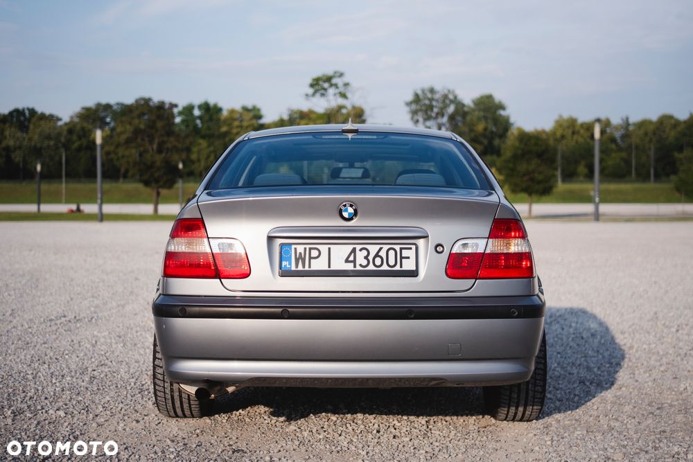 BMW Seria 3 318i - 9