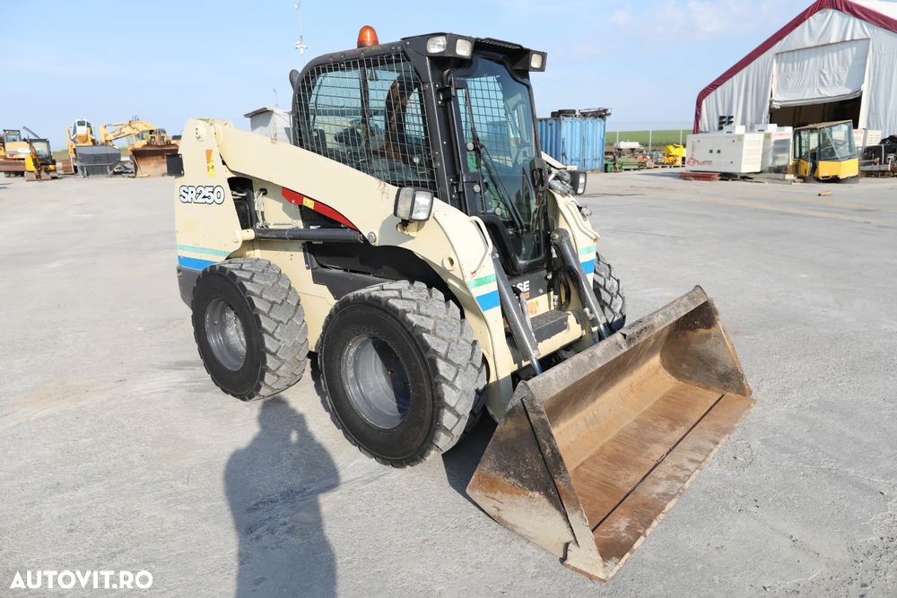 Case SR 250 Loader - 7