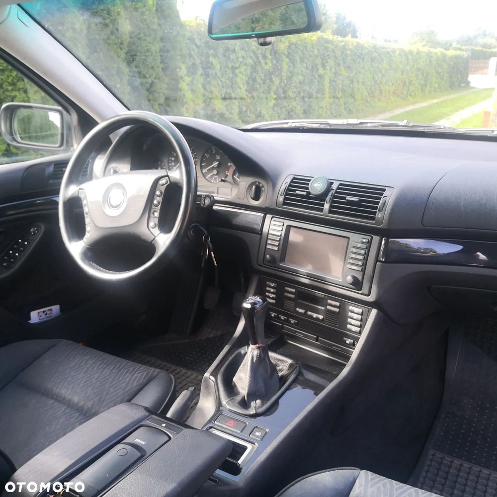BMW Seria 5 525i - 10