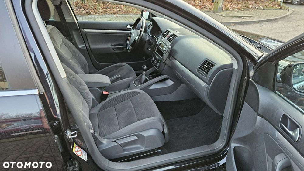 Volkswagen Golf 2.0 TDI DPF Highline - 14