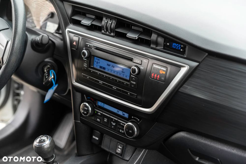 Toyota Auris 1.33 Dual-VVT-i Comfort - 27