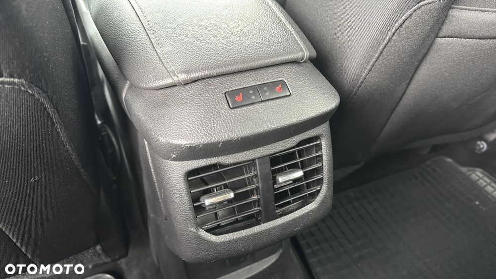 Ford Mondeo 2.0 Hybrid Titanium - 28