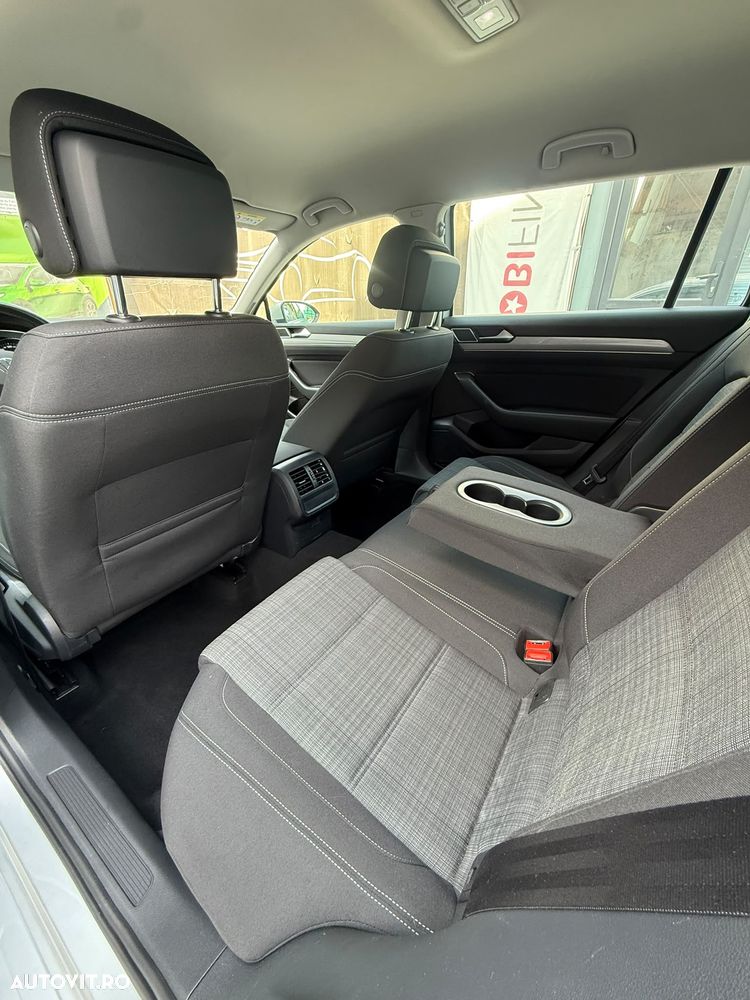 Volkswagen Passat - 15