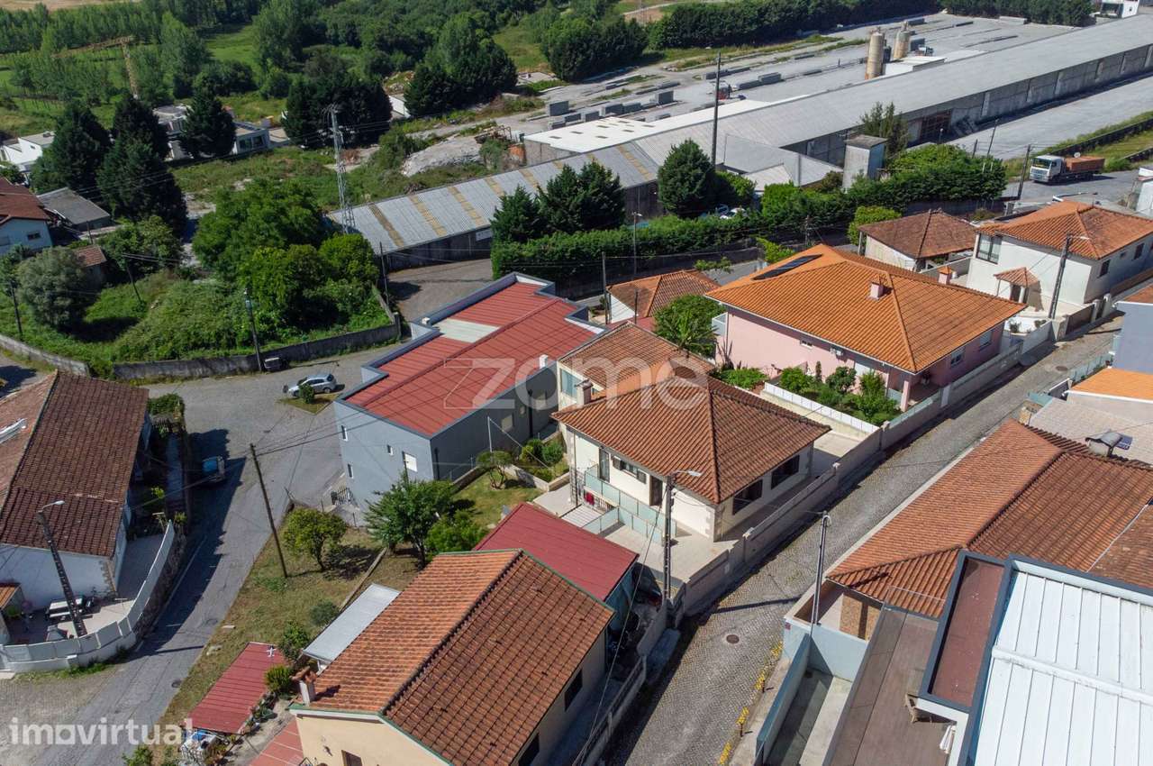 Moradia Bi-familiar Nogueira, Braga | Ideal Habitação / investimento - Grande imagem: 2/26