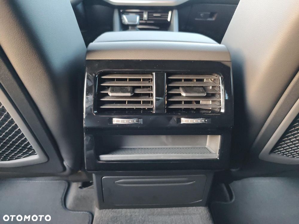 Volkswagen Touareg 3.0 V6 TDI SCR 4Mot R-Line - 30