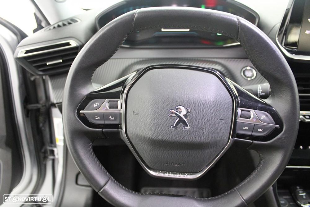 Peugeot e-2008 Allure - 14