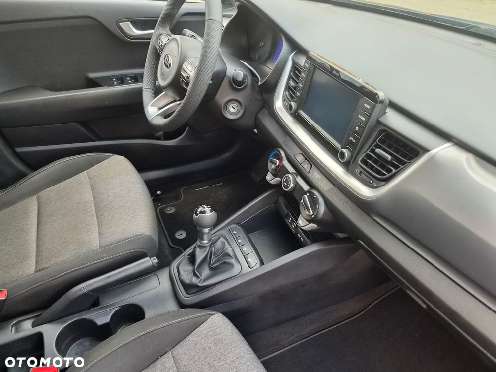 Kia Stonic 1.2 L - 8