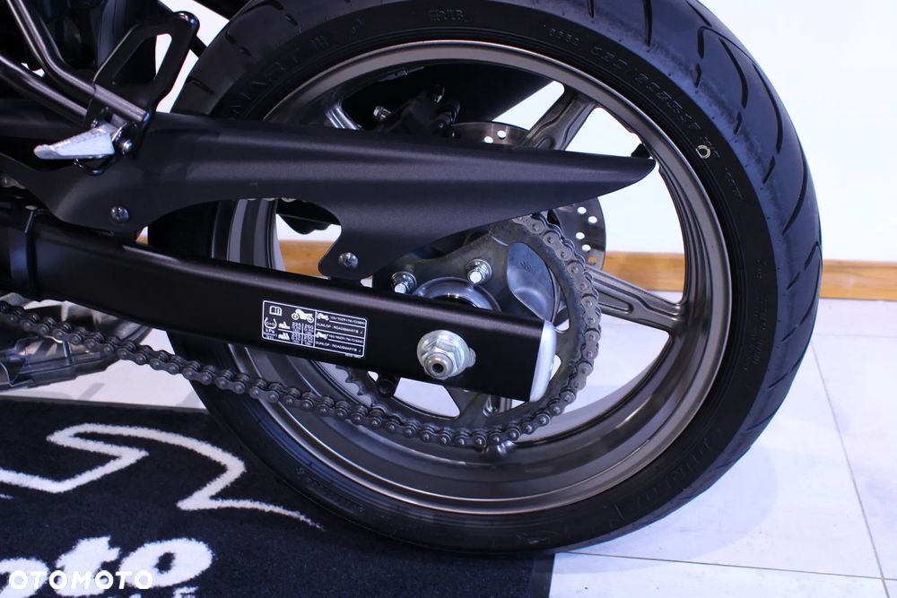 Suzuki SV - 33