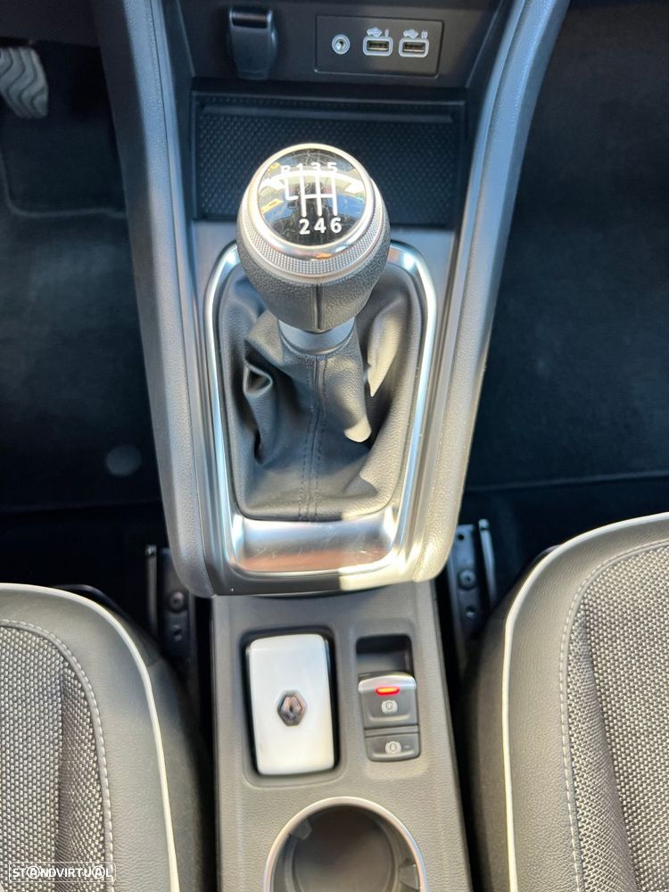 Renault Captur 1.0 TCe Techno - 23