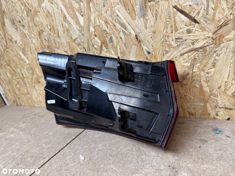 LAMPA TYŁ PRAWA LED SKODA SUPERB III 3V9945208 - 2
