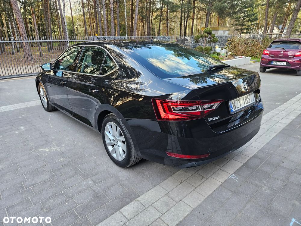 Skoda Superb 2.0 TDI Style - 11