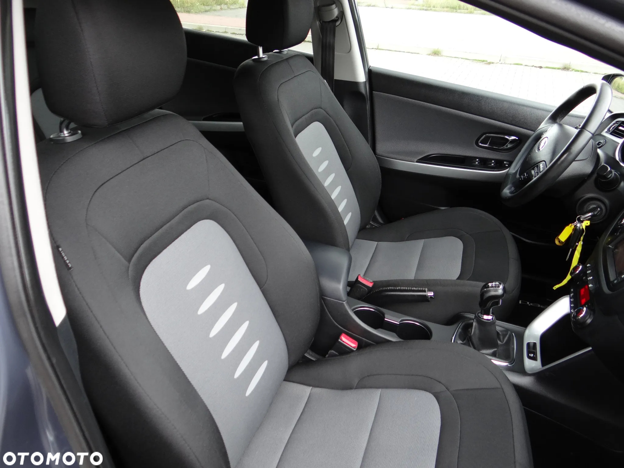 Kia Ceed - 10