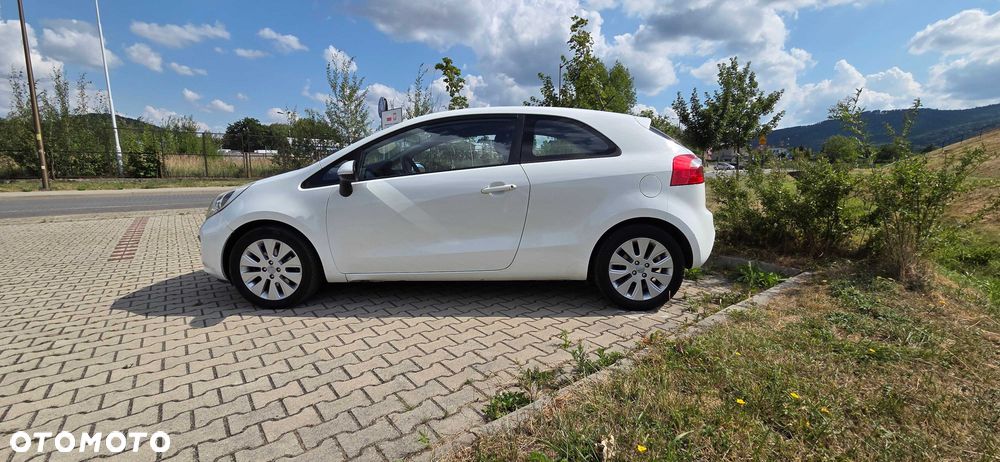 Kia Rio - 8