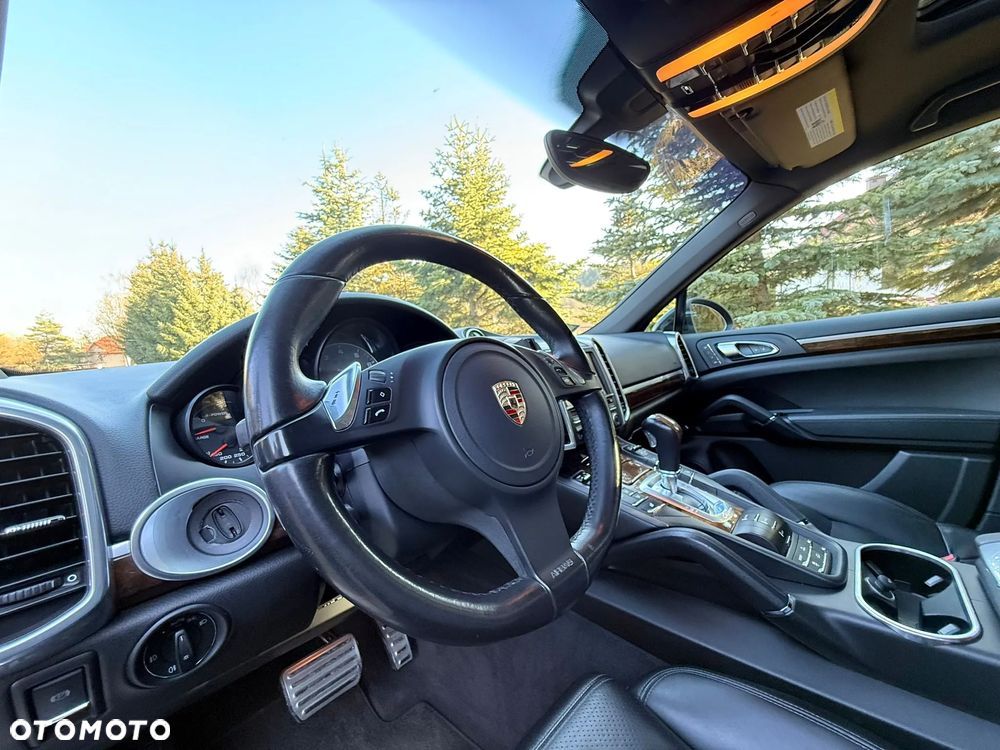Porsche Cayenne - 18