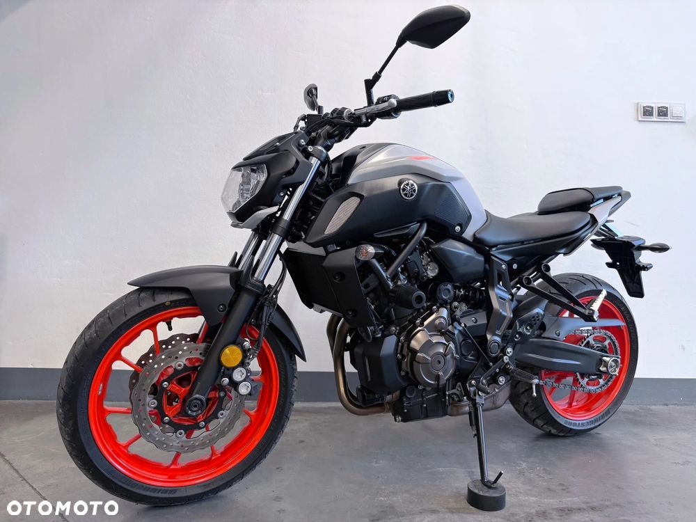 Yamaha MT - 7