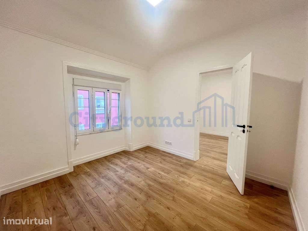 T2 totalmente renovado com excelente luminosidade e vista lateral p... - Grande imagem: 4/25