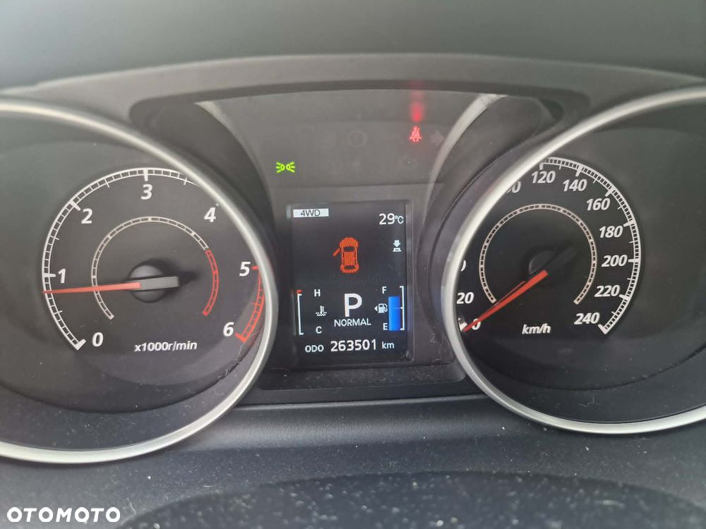 Mitsubishi Outlander 2.2 DID Instyle NAVI TC-SST - 4
