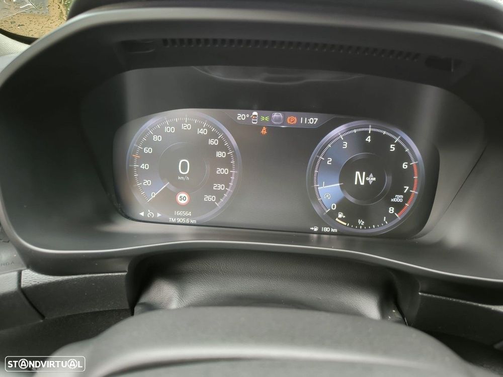 Volvo XC 40 1.5 T2 Momentum Core - 10