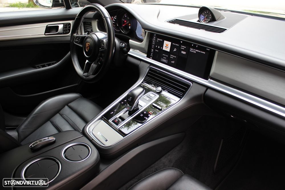 Porsche Panamera 4 S - 29