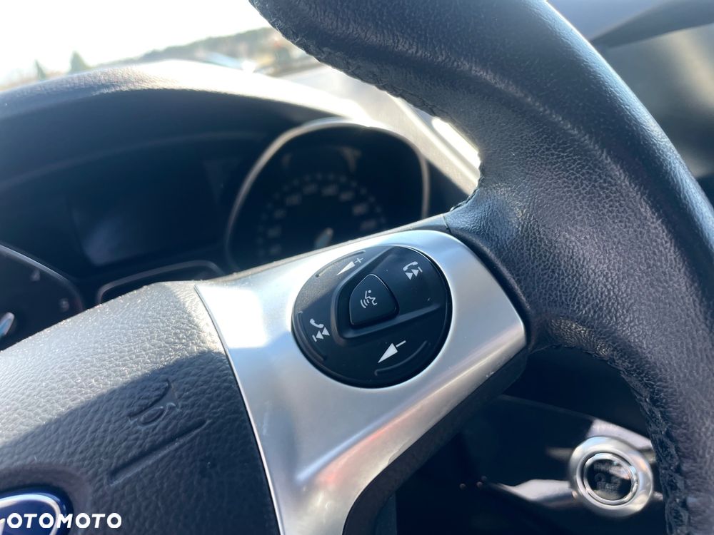 Ford Kuga 2.0 TDCi 2x4 Titanium - 22