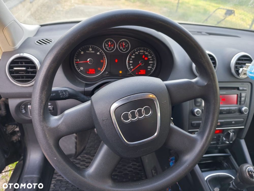 Audi A3 Sportback 1.6 TDI DPF Ambition - 11