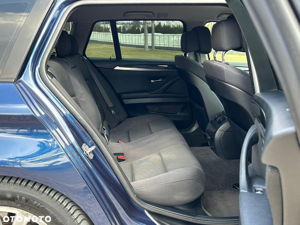 BMW Seria 5 528i xDrive - 12